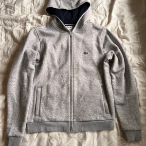 Lacoste zip - Barn model
