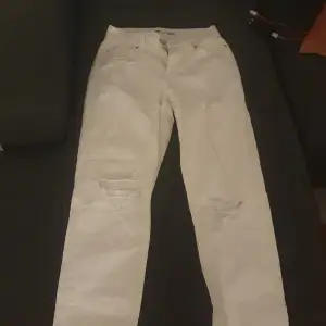 Vita Jeans helt nya fast oanvända eftersom den är för liten för mig 