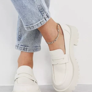 Cremevita Loafers  - Helt nya loafers i storlek 40, aldrig använda men hann inte returnera i tid