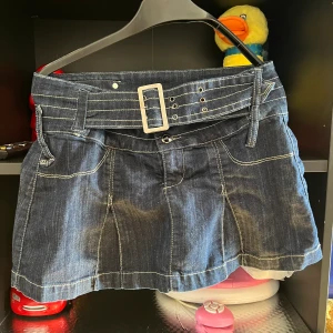 Jeans Kjol - Den är oanvänd. 