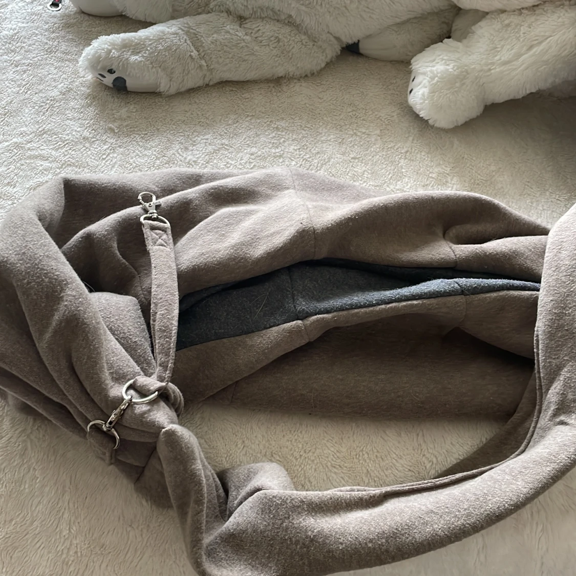 Hundväskor och kläder  - 90