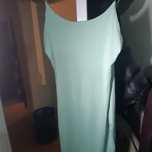 Klänning ifrån shein  - Söt klänning ifrån shein. Fint användt skick! 60pp 