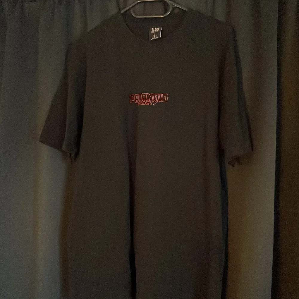 Oversize Tshirt från NewYorker. Knappt använd. Storlek S Skickas med postnord. T-shirts.