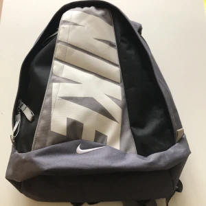 Nike ryggsäck - Nyskick, medelstor