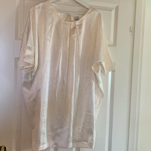 Tunika klänning  - Oversized tunika klänning snygg till både jeans som vanlig klänning storlek 40 men inte så stor i storleken 