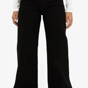 Yoko jeans - Helt nya svarta jeans från monki i modellen Yoko. Helt oanvända i storlek w:34🫶🏻