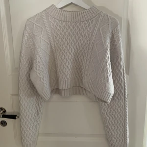 Stickad tröja - Stickad tröja från h&m Använd ca 5 ggr 