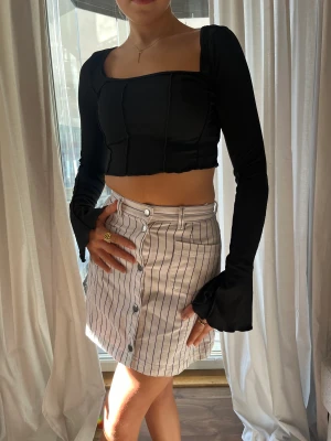 Snygg denim kjol - Snygg denim kjol från Monki! Använd få gånger. 