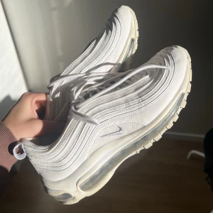 Nike air Max 97  - Säljer dessa skor pga för lite användning, superfint skick. Storlek 38.5. Nypris 1600:- 