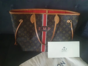 Louis vuitton  - väskan är i utmärkt skick. kvitto finns 