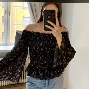 Blus - Timmer blus. Inte genomskinligt. Inget slitage.