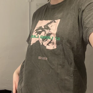 Tshirt  - Tshirt med animetryck 💕