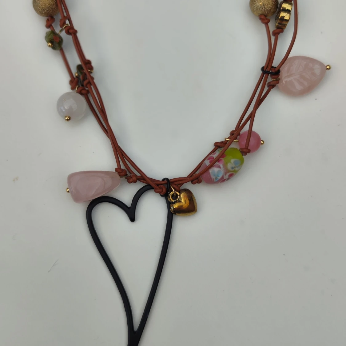 Halsband med hjärta och pärlor - 1