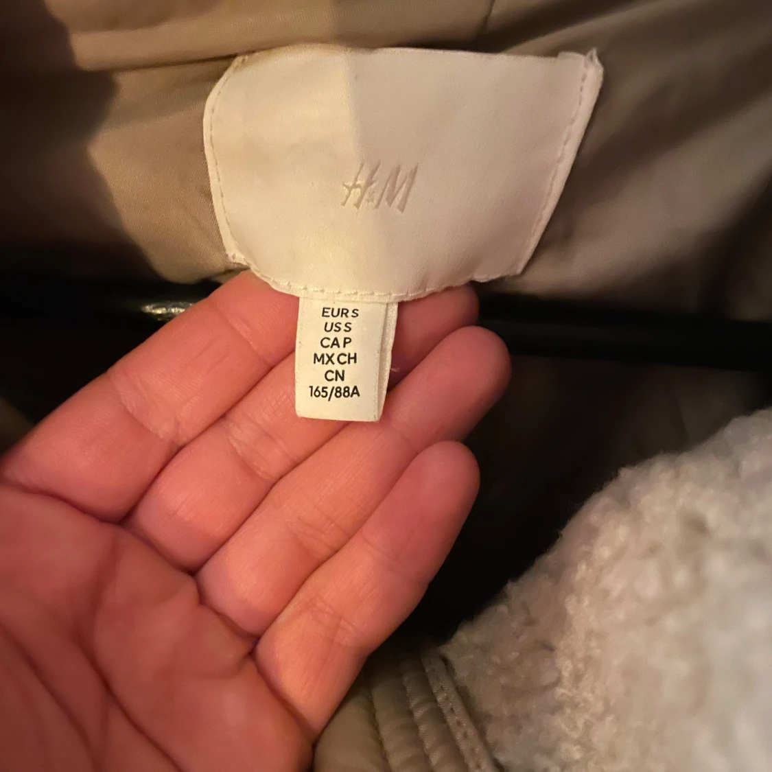 Beige teddyjacka med dragkedja - 4