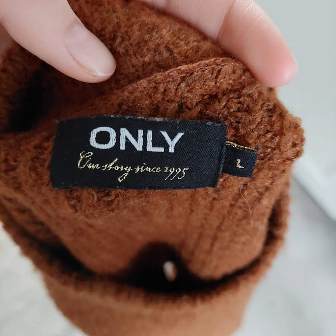 Brun stickad tröja från ONLY - 2
