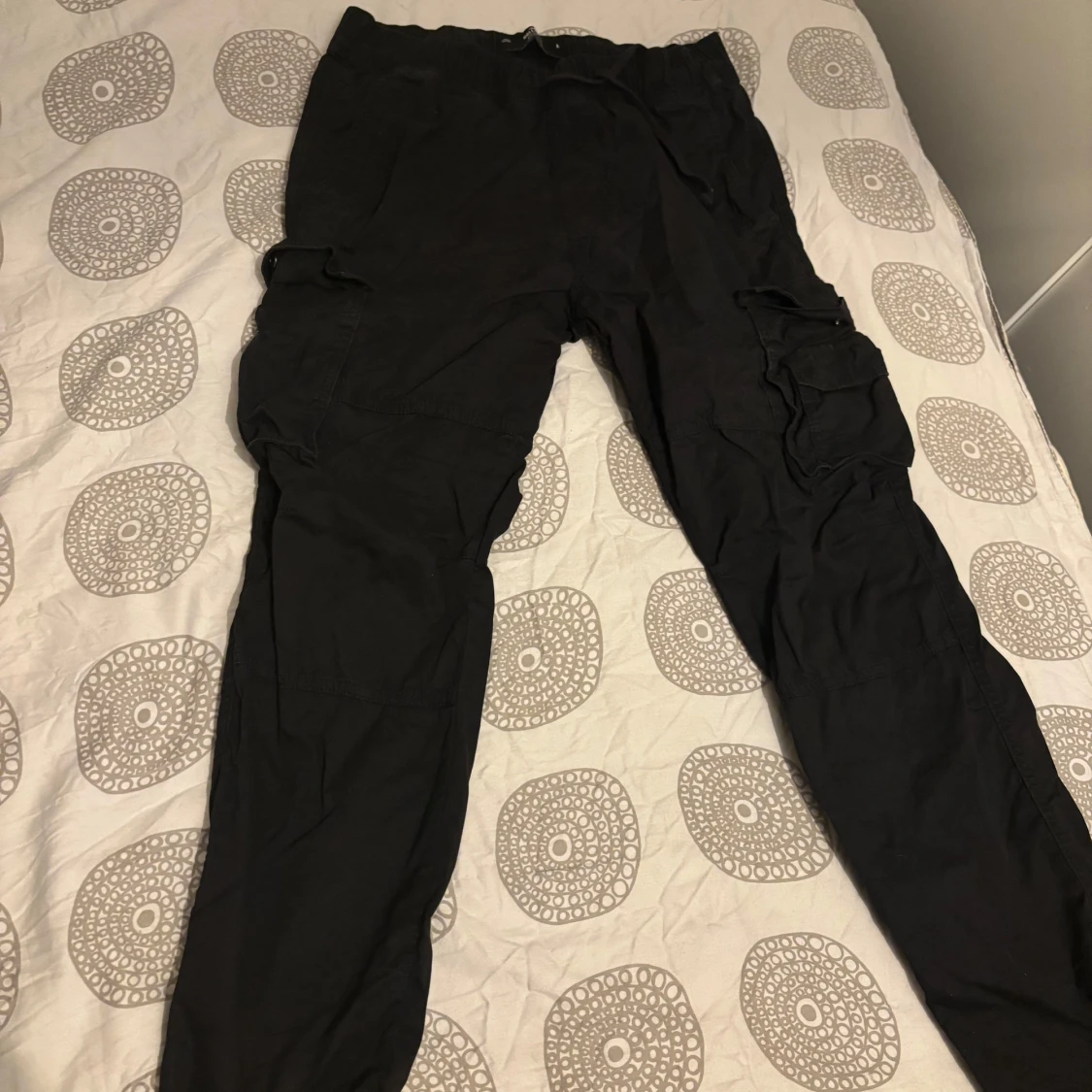 Svarta cargopants - 1