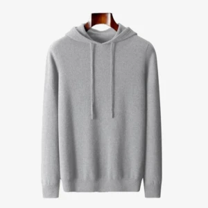 Merinoull hoodie grå - Säljer en stilren grå hoodie med justerbar huva och långa ärmar. Säljer den enbart för att jag inte kunde skicka tillbaka den till företaget. Så helt NY!!! Hoodien är i storlek S men passar Xs. Den är i hent nytt skick? Förpackning bara öppnad, den var lite för liten för mig.