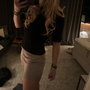 Grå shorts  - Grå shorts från h&m i storlek s