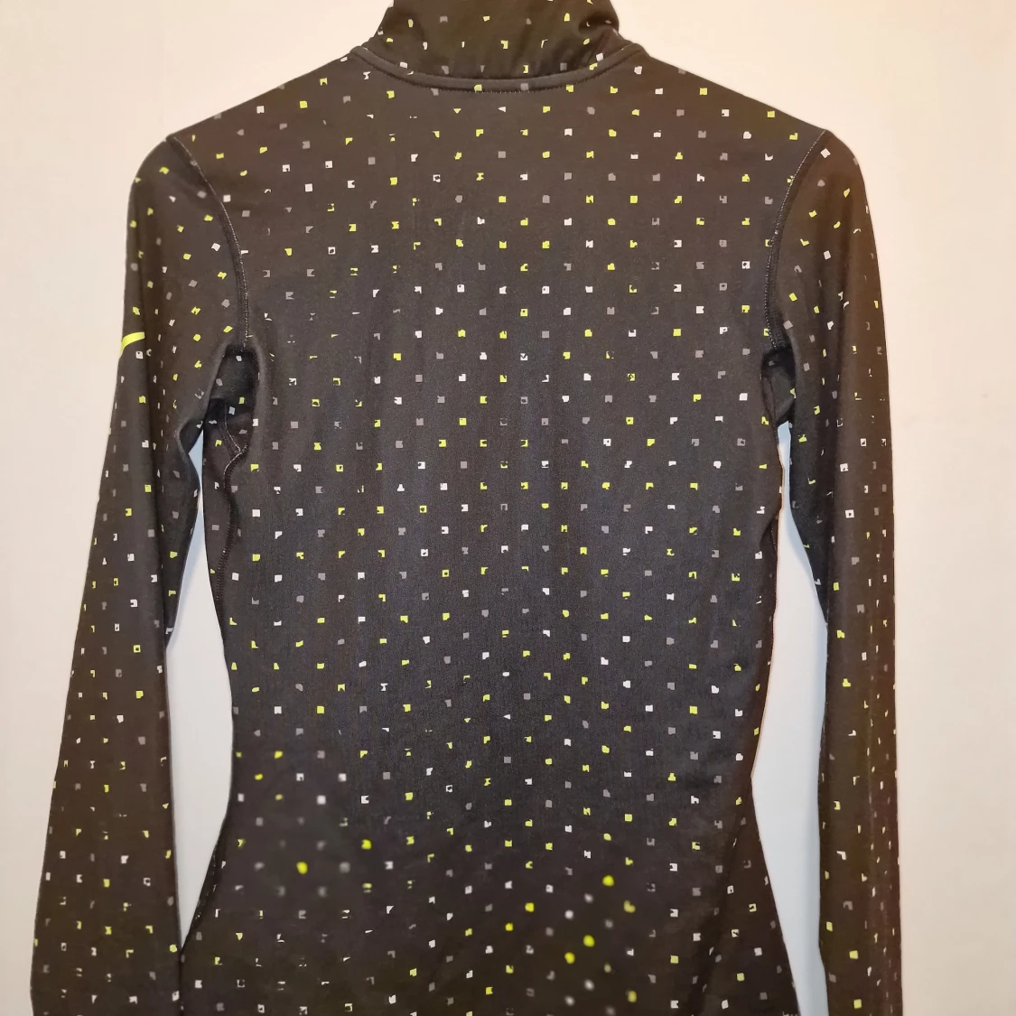 Svart långärmad tröja från Nike - 2