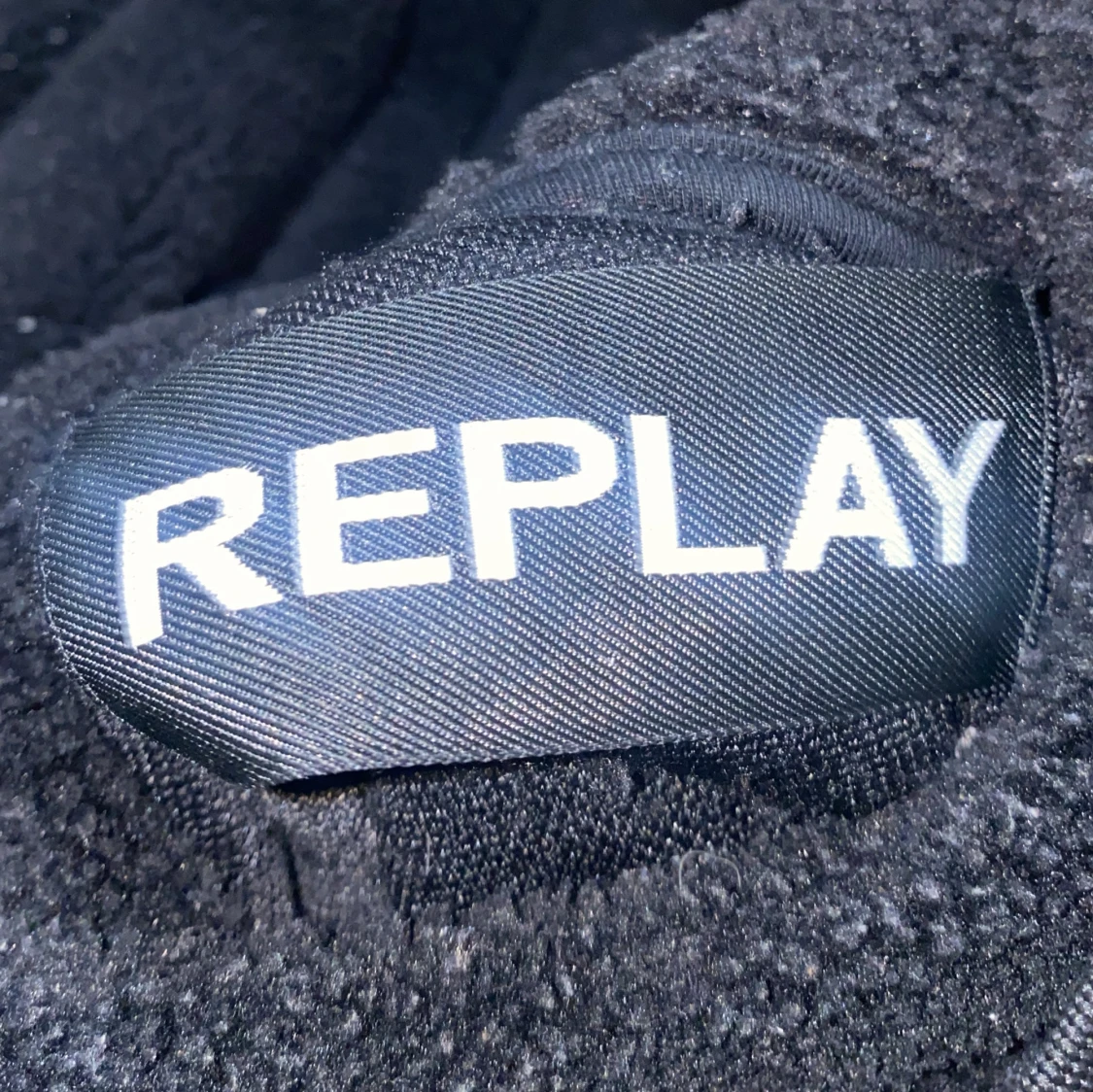 Svart hoodie från Replay - 4