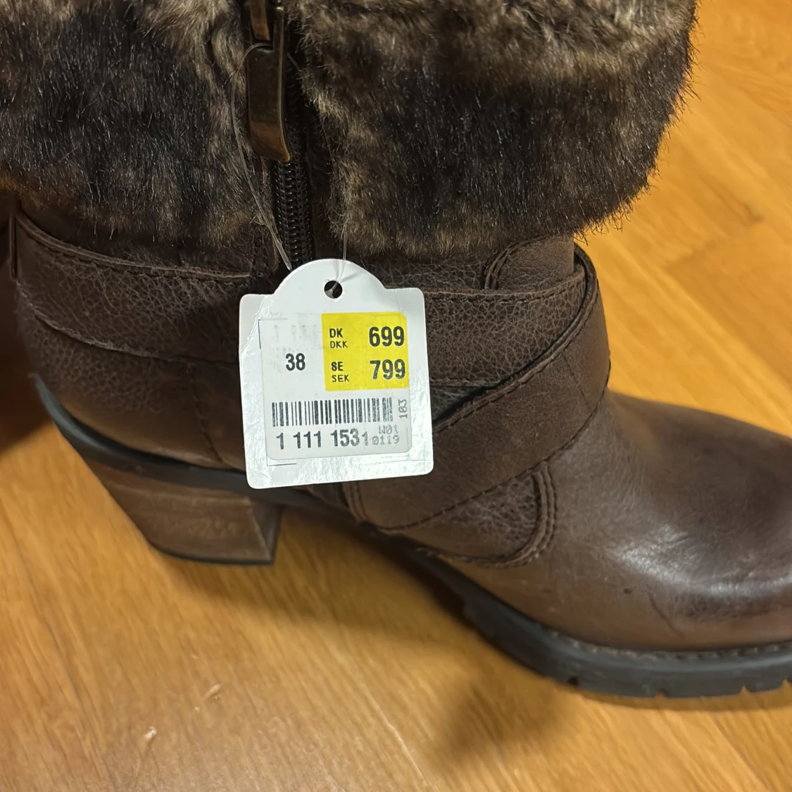 Bruna boots med pälsdetalj från 5th Avenue - 2