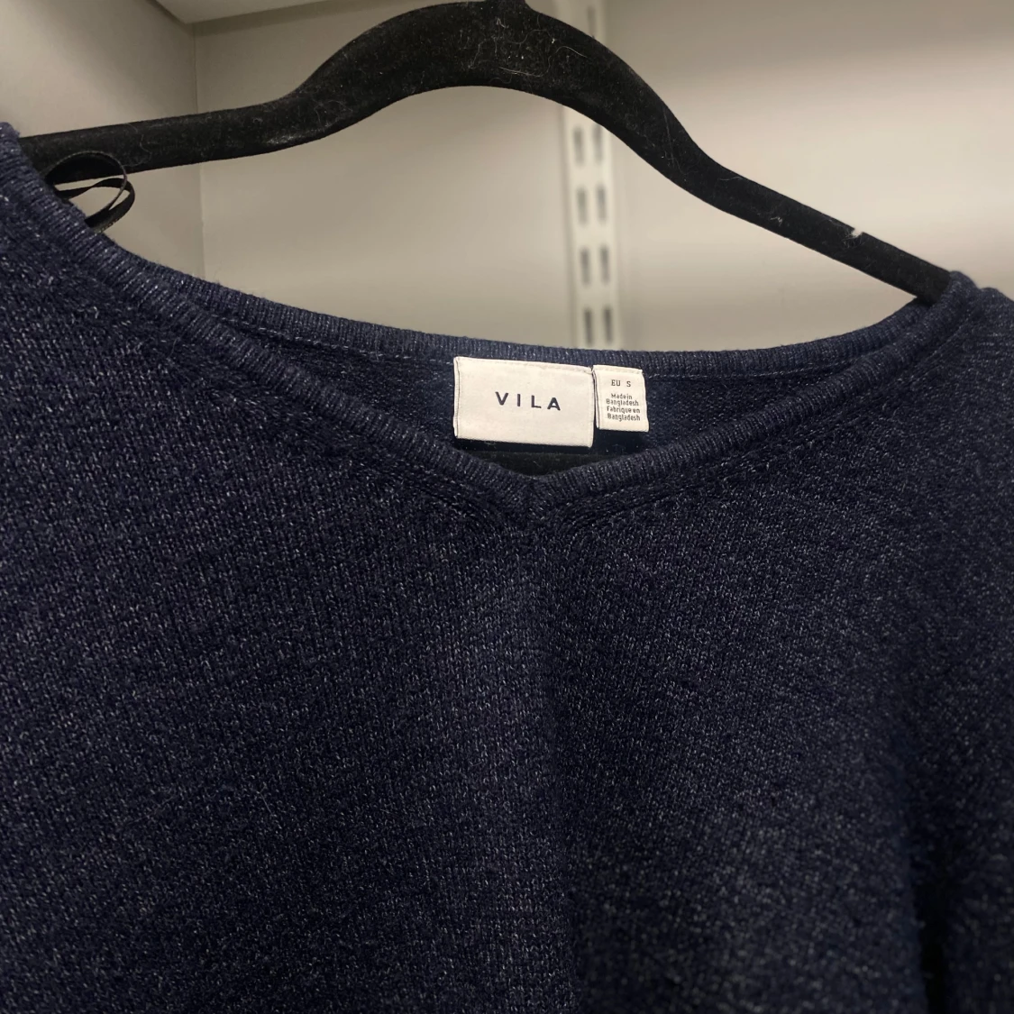 Mörkblå tröja från Vila - 1