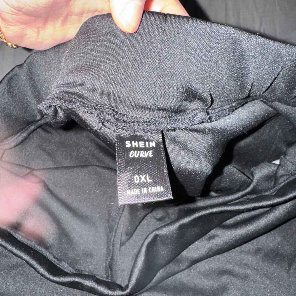 Svarta cargobyxor från Shein Curve - 2