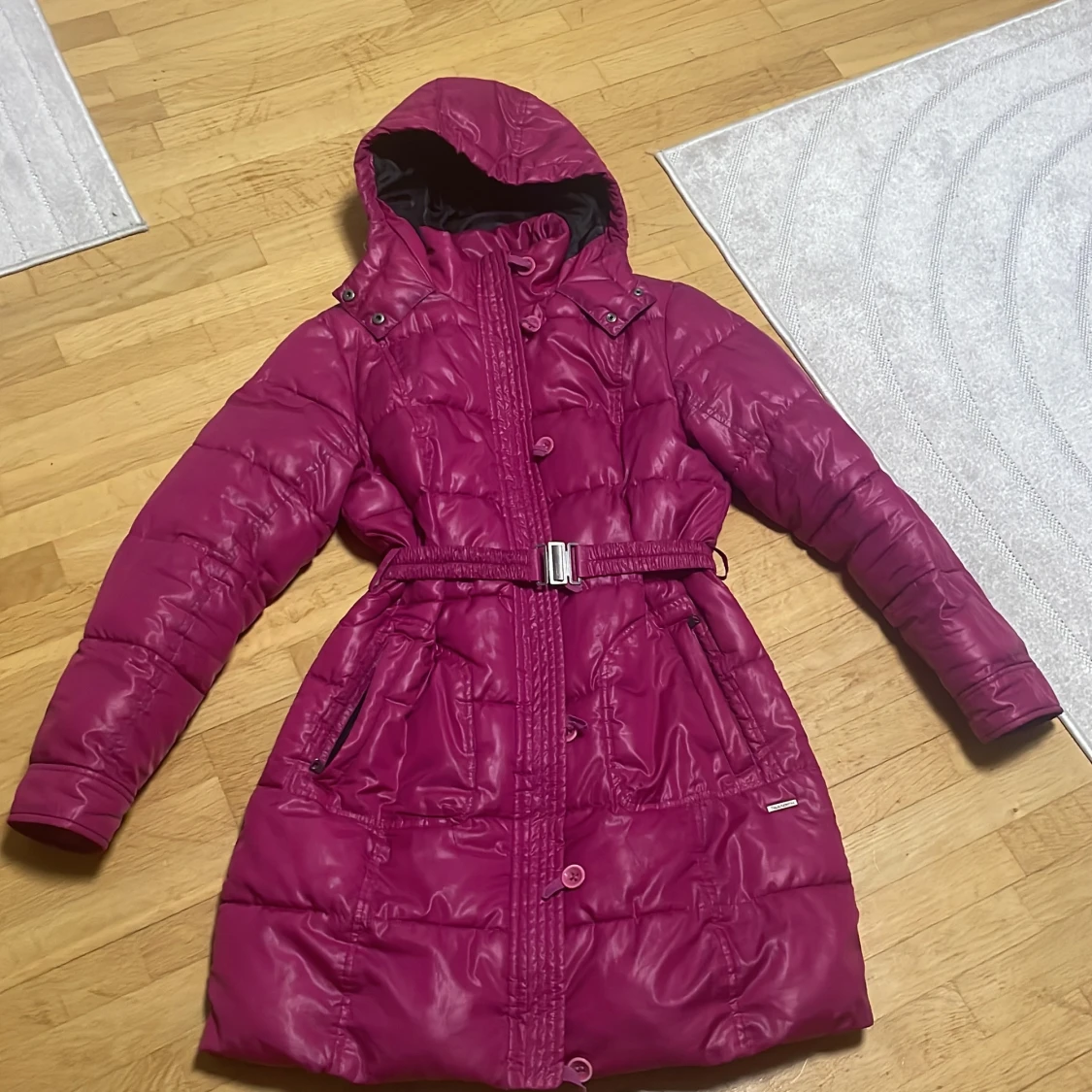 Rosa pufferjacka från TrueNorth