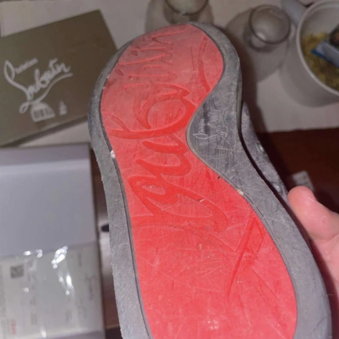 Grå mockasneakers från Christian Louboutin - 91