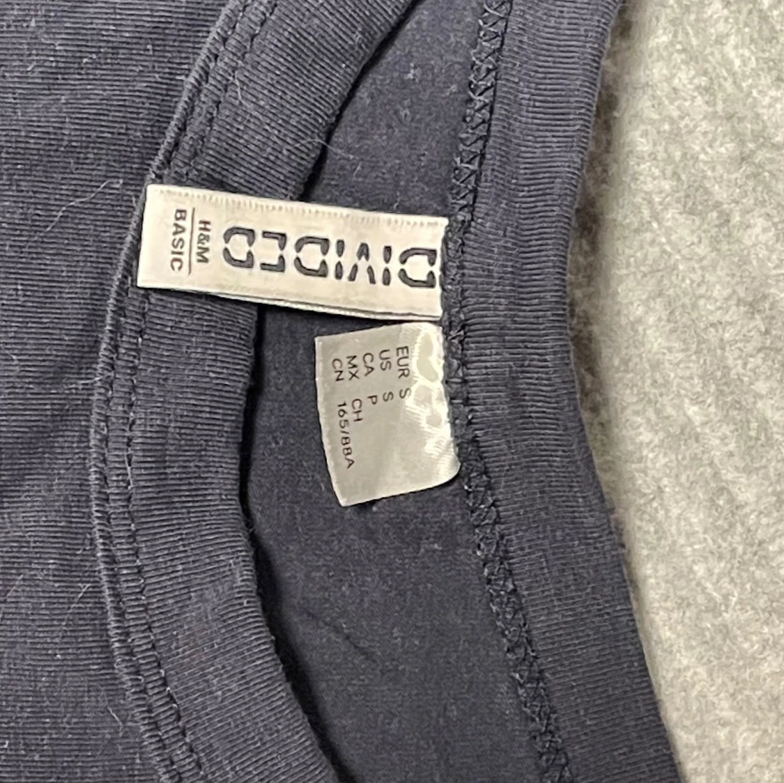 Mörkblå långärmad tröja från hm - 90