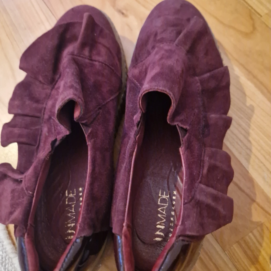 Vinröda mockaskor från Unmade Copenhagen - 93