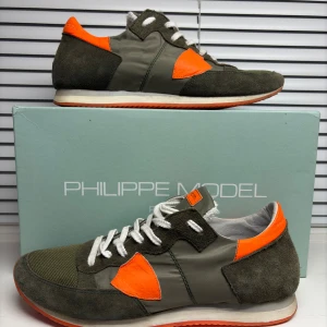 Philippe Model skor - Extremt schyssta Philippe models i storlek 41. Allt Og. Mycket bra skick väldigt sparsamt använda!! 