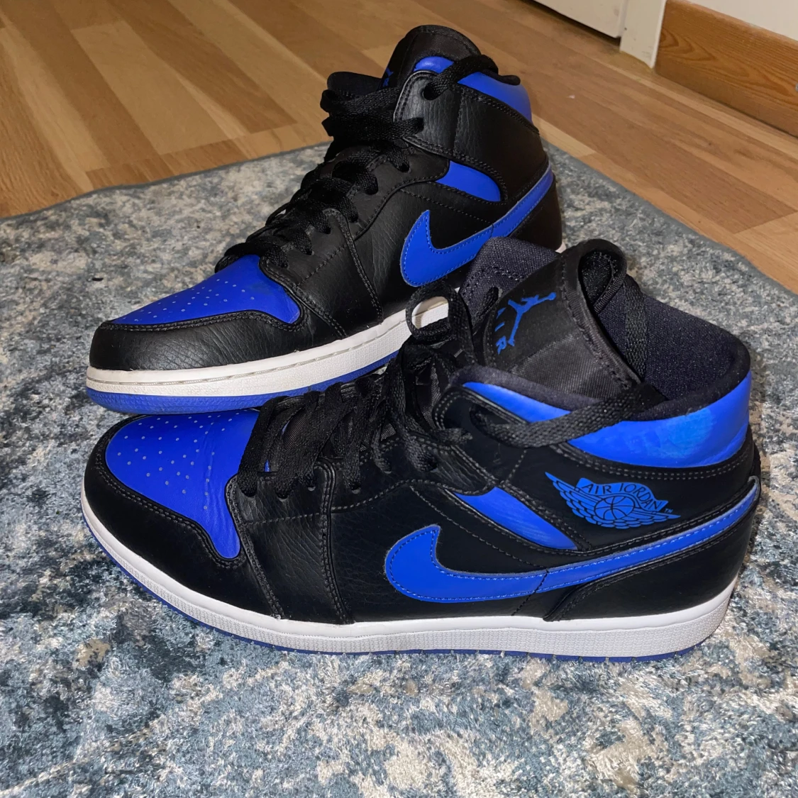 Nike Air Jordans 1 (Royal Blue 2020 ed)