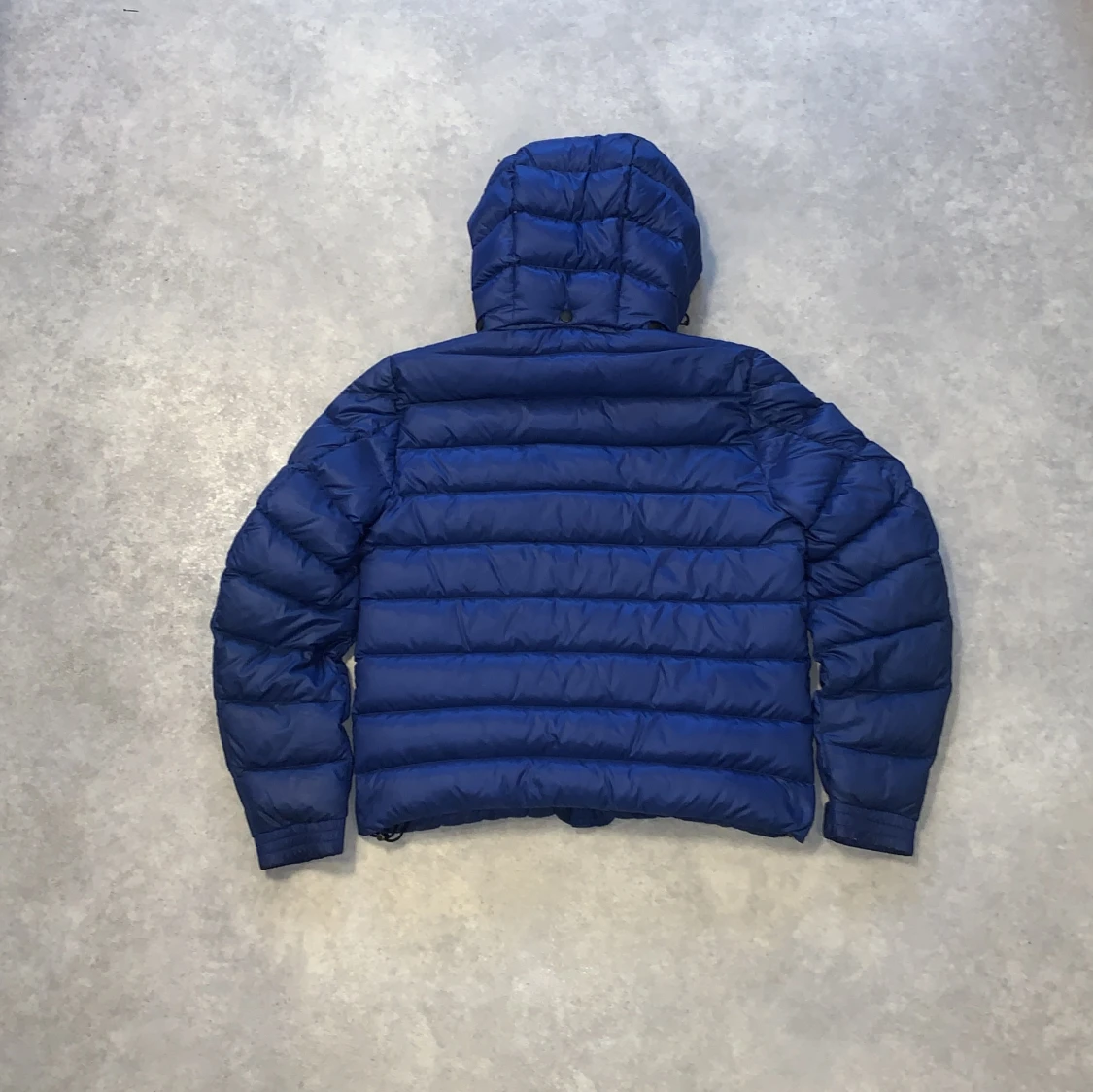 Blå dunjacka från Moncler - 90