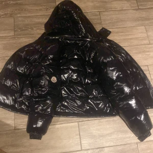 Maya moncler jacka  - Knappt använd, bra för vintern.