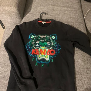 Kenzo tröja - Kenzo tröja svart bra skick 