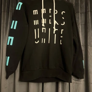 MERCH hoodie - Marcus & martinus MERCH ifrån 2018 köpt på deras konsert i Stockholm, använd 1 gång alltså nyskick. 