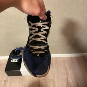 Jordan zion 1 - Säljer då dom är för små och inte passar min Style 