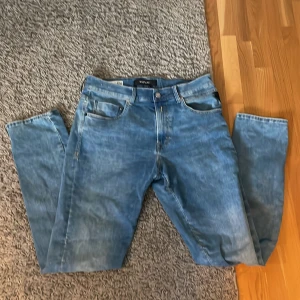 Replay jeans - Jeansen är som nya dom är dock för stora för mig