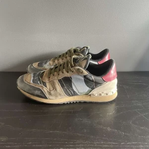 Rockrunners - Riktigt feta rockrunners i välanvänd skick, storlek 42,5💫  Skriv om intresserad 