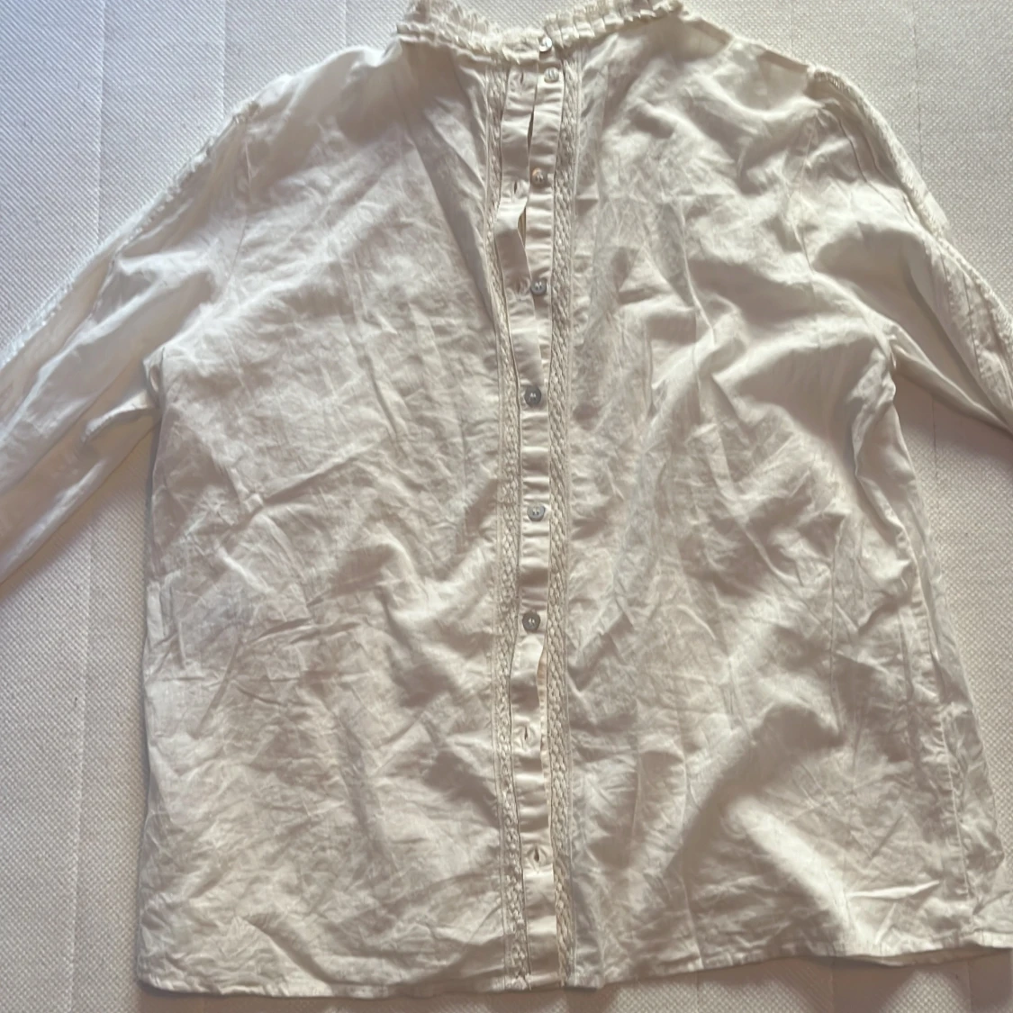 Vit bommullsblus - 90