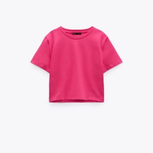 rosa t-shirt - kort rosa t-shirt💞 aldrig använd