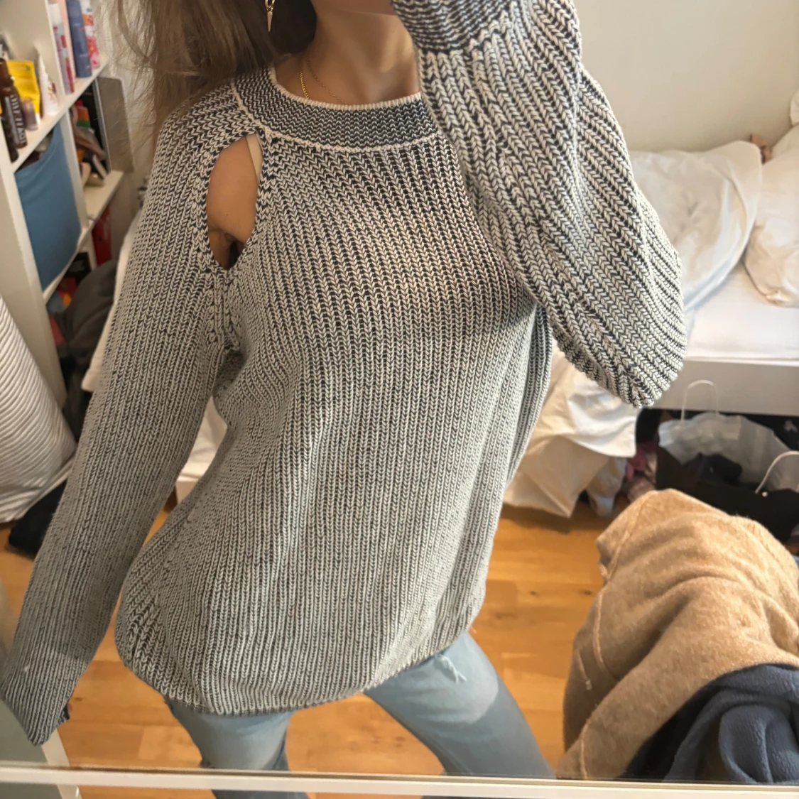 Tröja med utskärningar😍