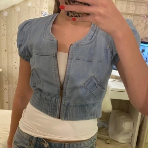  jeansbolero jacka - Supersöt jeansbolero/bolerojacka!  