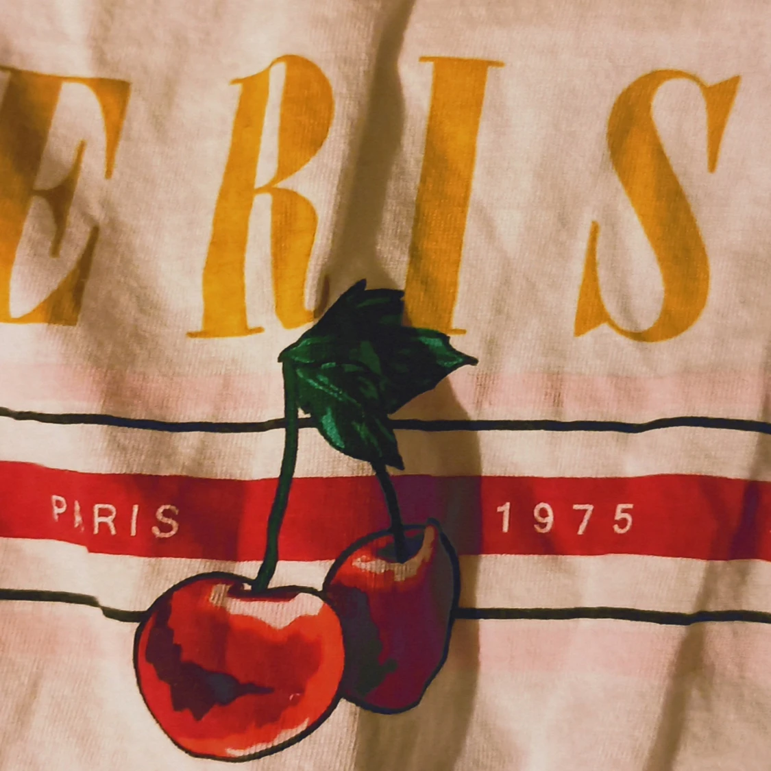Vit t-shirt med tryck 'Paris 1975'