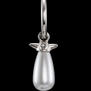 Maria Nilsdotter örhänge  - Säljer eller byter mitt jättefina Maria Nilsdotter örhänge ”pearl tear earring” då det inte kommer till användning. Använt ett fåtal gånger så är i gott skick. Box, påse, kvitto etc finns. Nypris 1995 kr. Pris kan diskuteras vid snabb affär! 