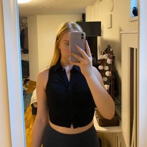 Svart linne med krage, s - Svart linne med krage, s