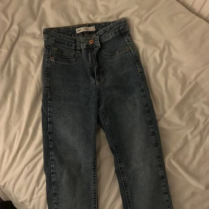Skinny jeans  - Molly jeans från Gina storlek S  Perfekt skick 