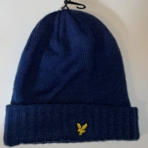 Lyle scott mössa - Säljer mössa