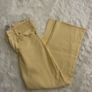 Gula jeans - Storlek S